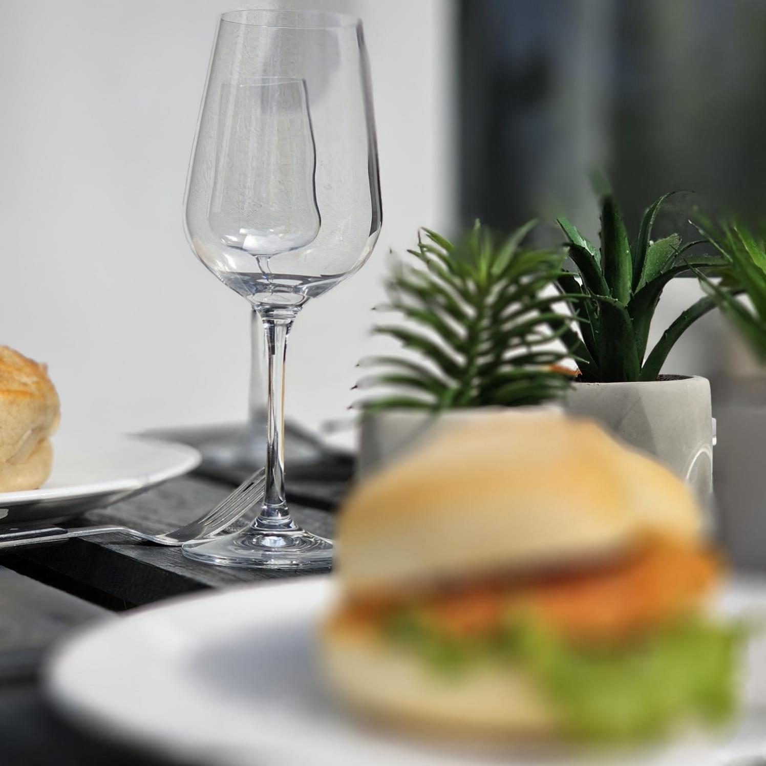The World, Stilvolles Apartment, Stadtzentral, Parking Free, Late Check In Magdeburg Exterior foto